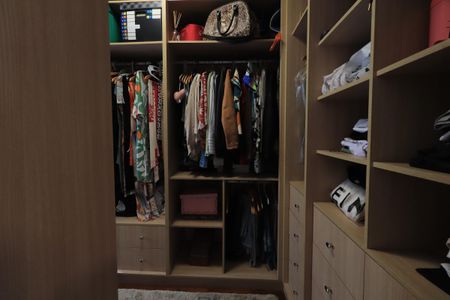 Casa à venda com 660m², 3 quartos e 6 vagasCloset da suíte 3