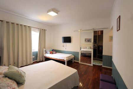 Casa à venda com 660m², 3 quartos e 6 vagasSuíte 2