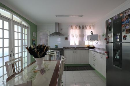 Casa à venda com 660m², 3 quartos e 6 vagasCozinha