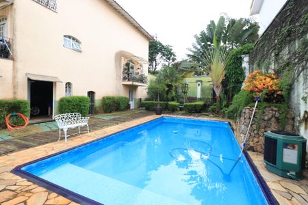Casa à venda com 660m², 3 quartos e 6 vagasPiscina