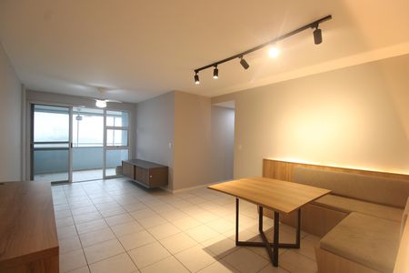 Sala de apartamento para alugar com 4 quartos, 114m² em Barra da Tijuca, Rio de Janeiro