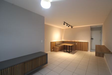 Sala de apartamento para alugar com 4 quartos, 114m² em Barra da Tijuca, Rio de Janeiro