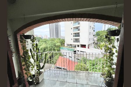 Casa à venda com 350m², 3 quartos e 6 vagas Casa à venda com 350m², 3 quartos e 6 vagasVaranda do Quarto