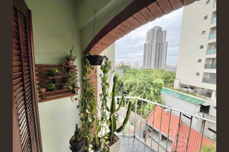 Casa à venda com 350m², 3 quartos e 6 vagas Casa à venda com 350m², 3 quartos e 6 vagasVaranda do Quarto