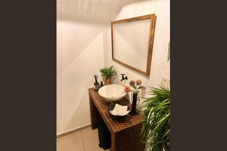 Casa à venda com 350m², 3 quartos e 6 vagas Casa à venda com 350m², 3 quartos e 6 vagasLavabo