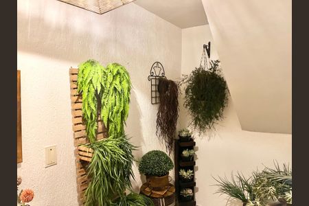 Casa à venda com 350m², 3 quartos e 6 vagas Casa à venda com 350m², 3 quartos e 6 vagasLavabo