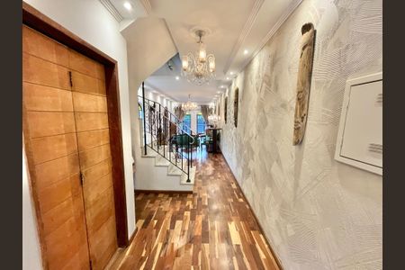 Casa à venda com 350m², 3 quartos e 6 vagas Casa à venda com 350m², 3 quartos e 6 vagasSala