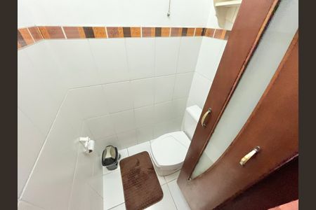 Casa à venda com 350m², 3 quartos e 6 vagas Casa à venda com 350m², 3 quartos e 6 vagasBanheiro da Suíte