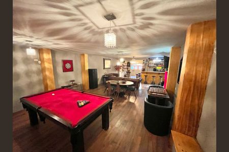 Casa à venda com 350m², 3 quartos e 6 vagas Casa à venda com 350m², 3 quartos e 6 vagasÁrea gourmet