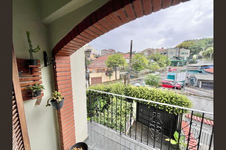 Casa à venda com 350m², 3 quartos e 6 vagas Casa à venda com 350m², 3 quartos e 6 vagasVaranda da Suíte