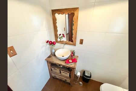 Casa à venda com 350m², 3 quartos e 6 vagas Casa à venda com 350m², 3 quartos e 6 vagasBanheiro Social