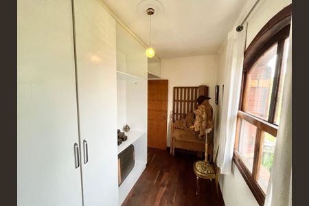 Casa à venda com 350m², 3 quartos e 6 vagas Casa à venda com 350m², 3 quartos e 6 vagasQuarto 2