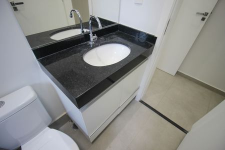Apartamento para alugar com 85m², 2 quartos e 2 vagas Apartamento para alugar com 85m², 2 quartos e 2 vagasBanheiro da Suíte