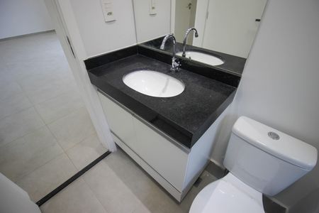 Apartamento para alugar com 85m², 2 quartos e 2 vagas Apartamento para alugar com 85m², 2 quartos e 2 vagasBanheiro social
