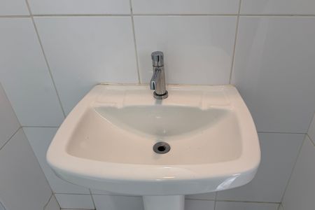 Banheiro de kitnet/studio para alugar com 1 quarto, 32m² em Boqueirão, Santos