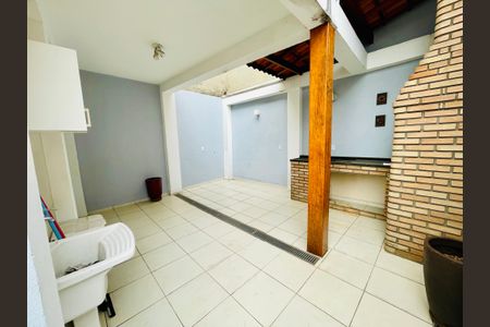 Casa para alugar com 226m², 3 quartos e 3 vagasQuintal