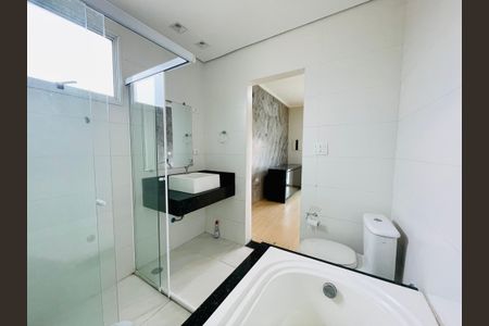 Casa para alugar com 226m², 3 quartos e 3 vagasBanheiro da Suíte 1