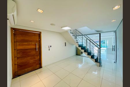 Sala de casa para alugar com 3 quartos, 226m² em Parque Renato Maia, Guarulhos