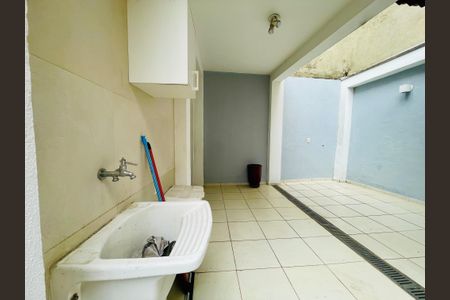 Casa para alugar com 226m², 3 quartos e 3 vagasÁrea de Serviço