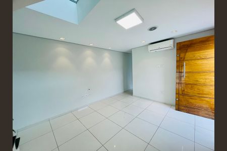 Sala de casa para alugar com 3 quartos, 226m² em Parque Renato Maia, Guarulhos