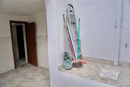 Casa para alugar com 75m², 2 quartos e 1 vagaÁrea de Serviço - Área Externa