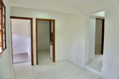Sala de casa para alugar com 2 quartos, 75m² em Caiçaras, Belo Horizonte