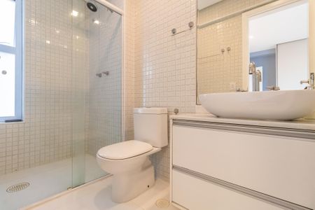 Apartamento à venda com 72m², 2 quartos e 1 vaga Apartamento à venda com 72m², 2 quartos e 1 vagaBanheiro da Suíte 2