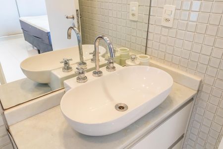 Apartamento à venda com 72m², 2 quartos e 1 vaga Apartamento à venda com 72m², 2 quartos e 1 vagaBanheiro da Suíte 2