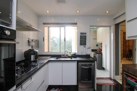 Apartamento à venda com 127m², 3 quartos e 2 vagas Apartamento à venda com 127m², 3 quartos e 2 vagasCozinha