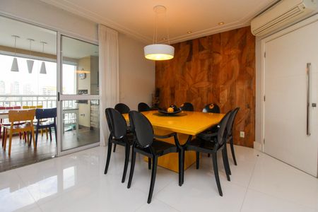 Apartamento à venda com 127m², 3 quartos e 2 vagas Apartamento à venda com 127m², 3 quartos e 2 vagasSala
