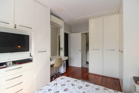 Apartamento à venda com 127m², 3 quartos e 2 vagas Apartamento à venda com 127m², 3 quartos e 2 vagasSuíte