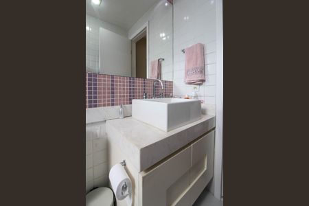Apartamento à venda com 127m², 3 quartos e 2 vagas Apartamento à venda com 127m², 3 quartos e 2 vagasBanheiro social