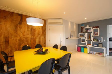 Apartamento à venda com 127m², 3 quartos e 2 vagas Apartamento à venda com 127m², 3 quartos e 2 vagasSala