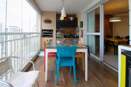 Apartamento à venda com 127m², 3 quartos e 2 vagas Apartamento à venda com 127m², 3 quartos e 2 vagasVaranda da Sala