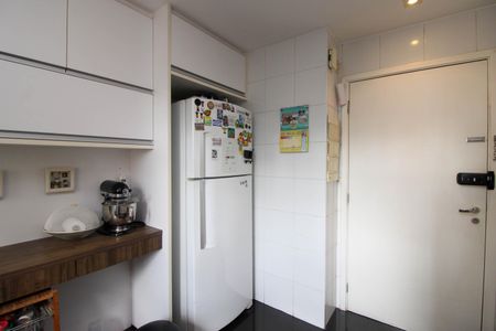 Apartamento à venda com 127m², 3 quartos e 2 vagas Apartamento à venda com 127m², 3 quartos e 2 vagasCozinha