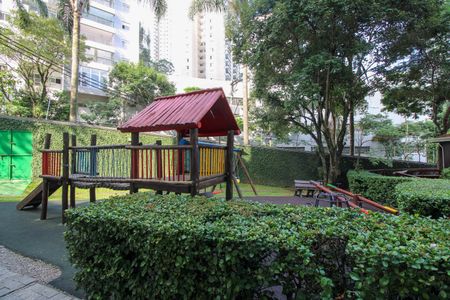 Apartamento à venda com 127m², 3 quartos e 2 vagas Apartamento à venda com 127m², 3 quartos e 2 vagasPlayground