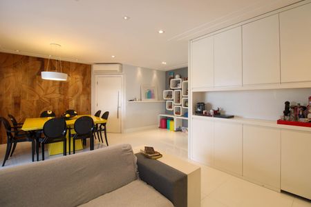 Apartamento à venda com 127m², 3 quartos e 2 vagas Apartamento à venda com 127m², 3 quartos e 2 vagasSala