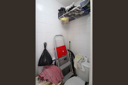 Apartamento à venda com 127m², 3 quartos e 2 vagas Apartamento à venda com 127m², 3 quartos e 2 vagasBanheiro de serviço