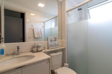 Apartamento à venda com 131m², 3 quartos e 3 vagasBanheiro da Suíte 2