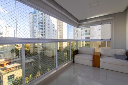 Apartamento à venda com 131m², 3 quartos e 3 vagasVaranda