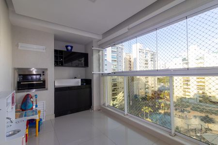 Apartamento à venda com 131m², 3 quartos e 3 vagasVaranda