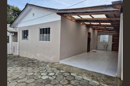 Casa para alugar com 100m², 2 quartos e 1 vagaFachada