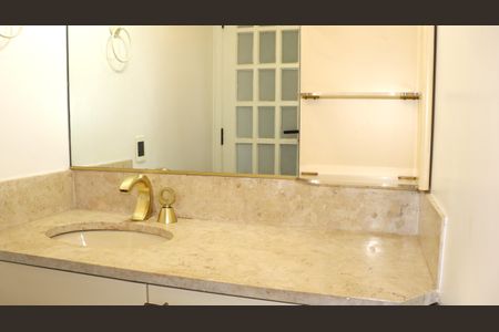 Apartamento para alugar com 162m², 3 quartos e 3 vagasLavabo