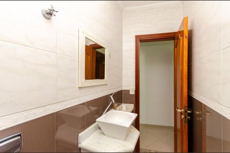 Casa à venda com 200m², 3 quartos e 4 vagasLavabo