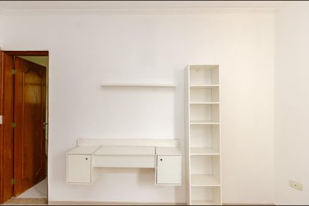 Casa à venda com 200m², 3 quartos e 4 vagas Casa à venda com 200m², 3 quartos e 4 vagasSuíte 2