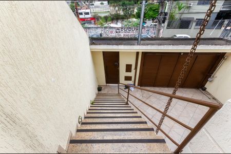 Casa à venda com 200m², 3 quartos e 4 vagasEscada