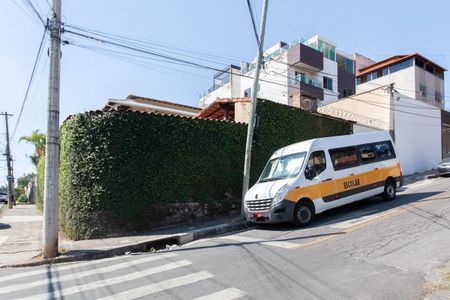 Casa para alugar com 540m², 3 quartos e 6 vagasFachada