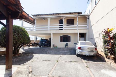 Casa para alugar com 540m², 3 quartos e 6 vagasFachada