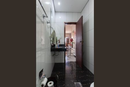 Casa para alugar com 540m², 3 quartos e 6 vagasBanheiro Social 2