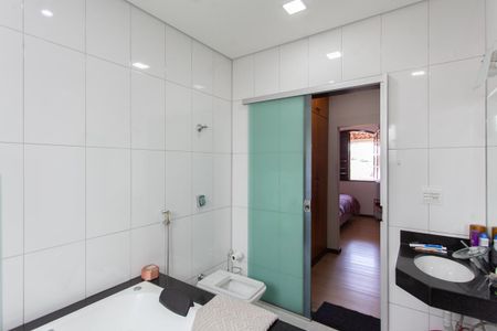 Casa para alugar com 540m², 3 quartos e 6 vagasBanheiro da Suíte